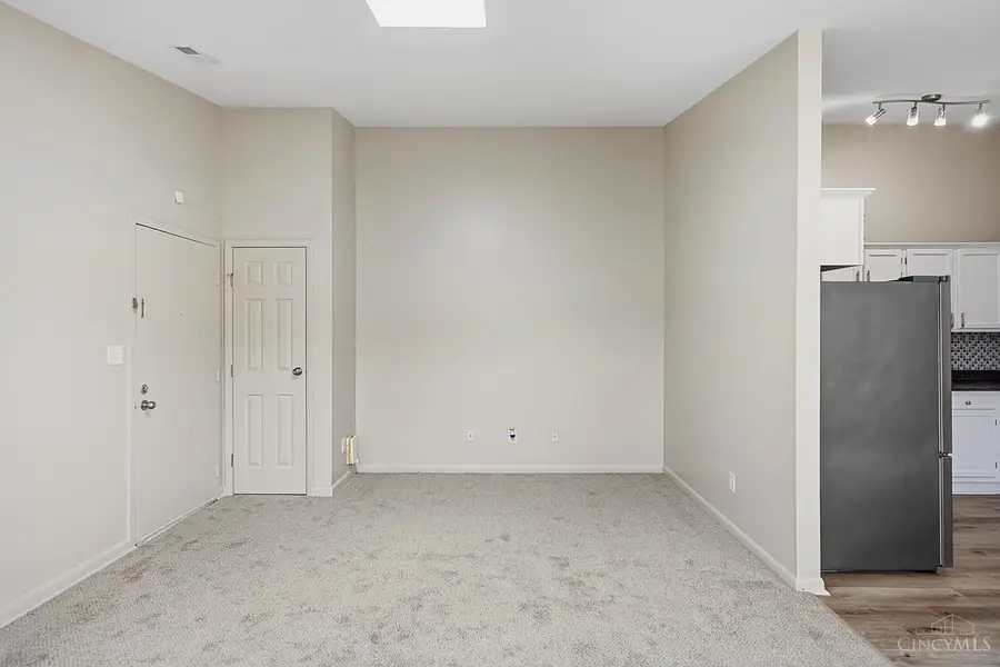 9516 Woodland Hills Drive, West Chester, OH 45011 - #3