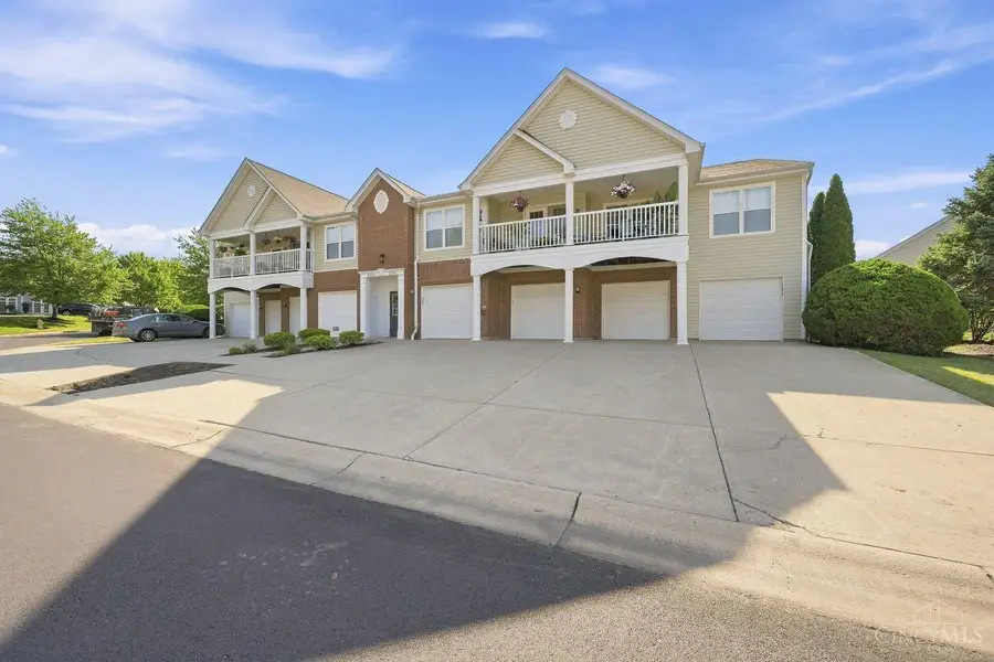 3700 Chestnut Park Lane, Miami Heights, OH 45002 - #2