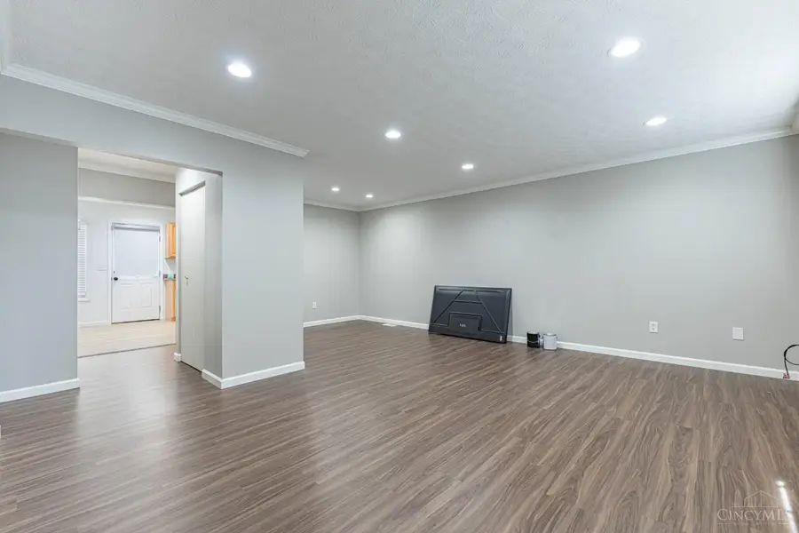 124 Chapel Hill Drive, Fairfield, OH 45014 - #3