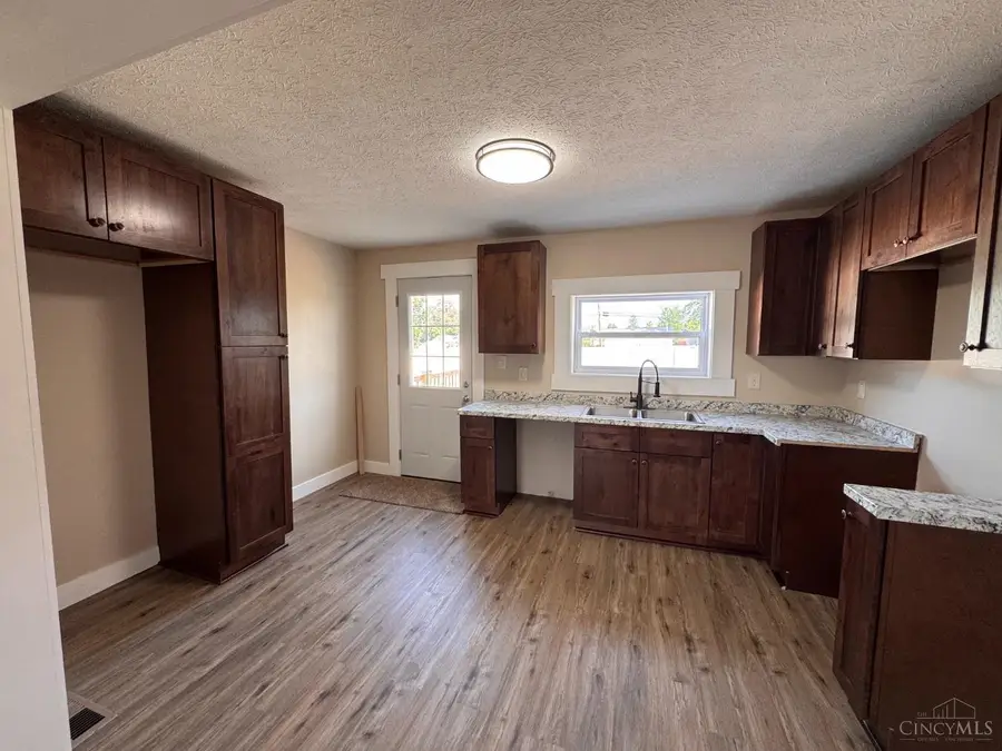 140 W Washington Street, Sabina, OH 45169 - #2