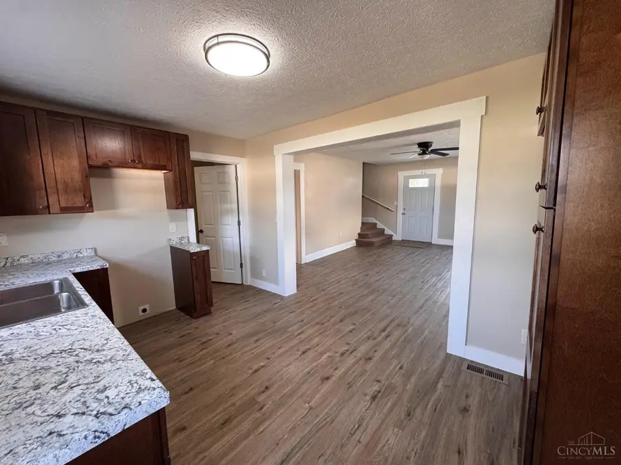 140 W Washington Street, Sabina, OH 45169 - #3