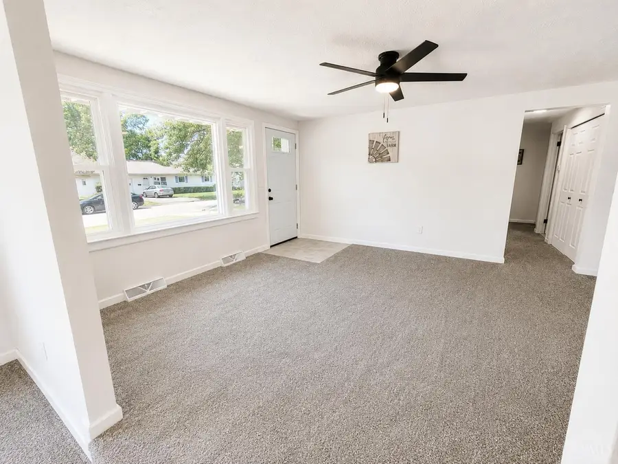 130 W Josie Avenue, Hillsboro, OH 45133 - #3