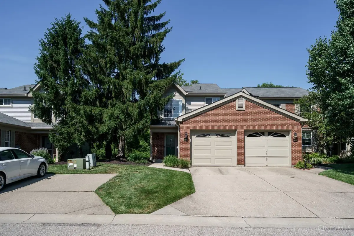 5574 Regimental Pl, Cincinnati, OH 45239 - #1