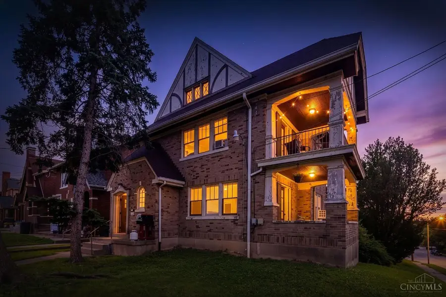 2733 Stratford Avenue, Cincinnati, OH 45220 - #2