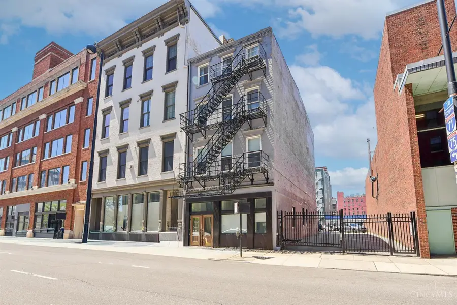 817 Broadway Street #3, Cincinnati, OH 45202 - #2
