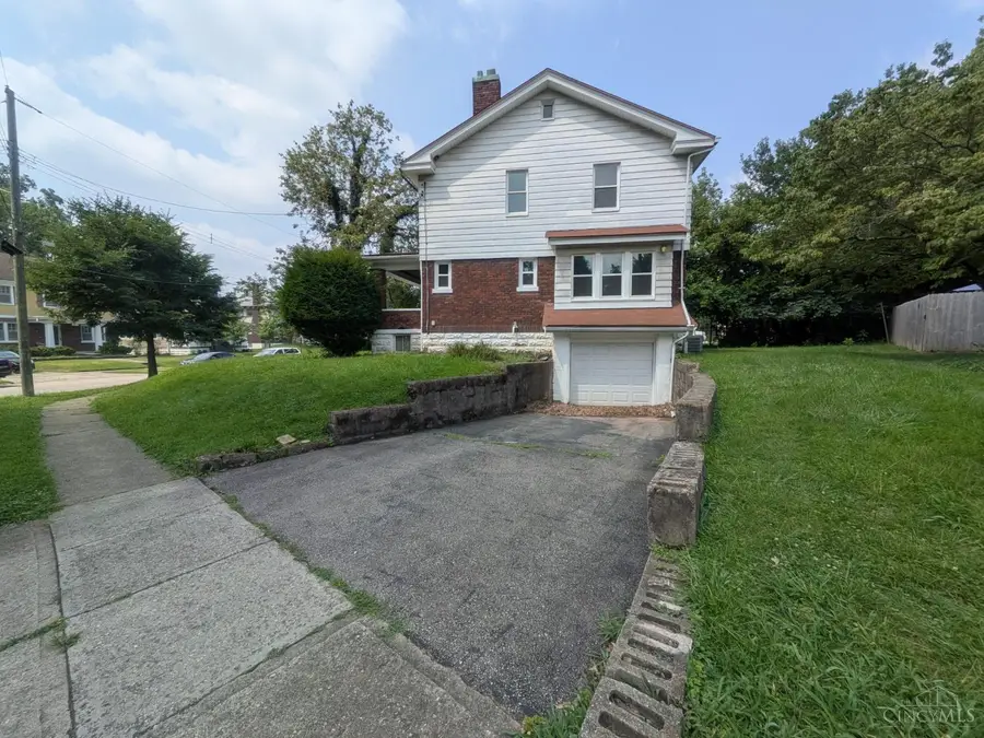 6662 Iris Avenue, Cincinnati, OH 45213 - #2