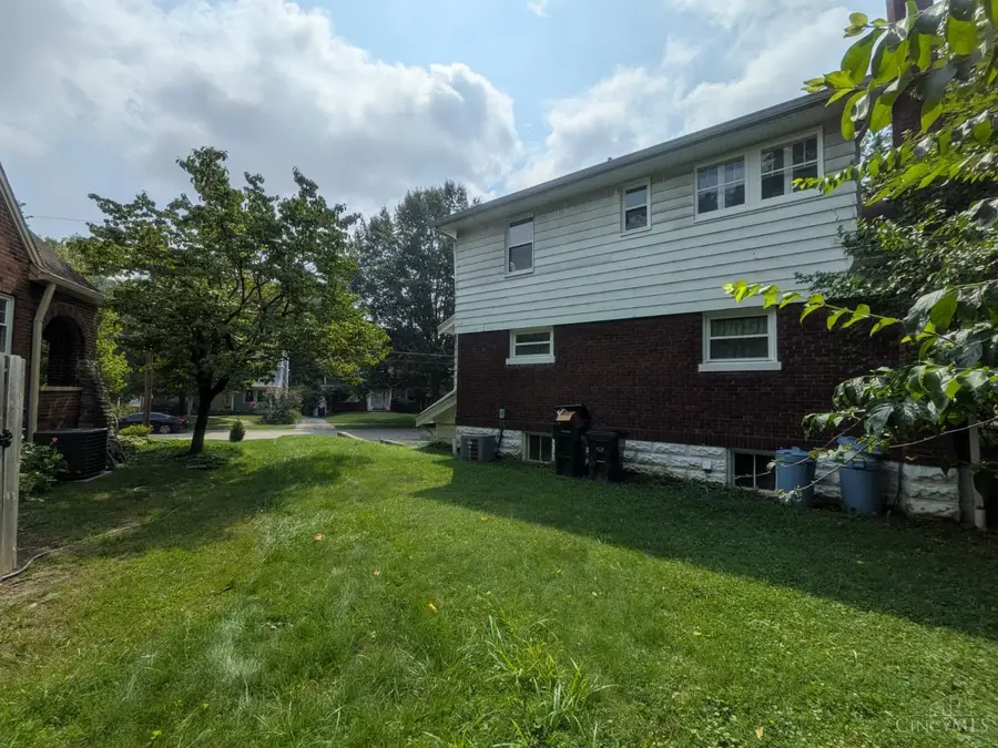 6662 Iris Avenue, Cincinnati, OH 45213 - #3