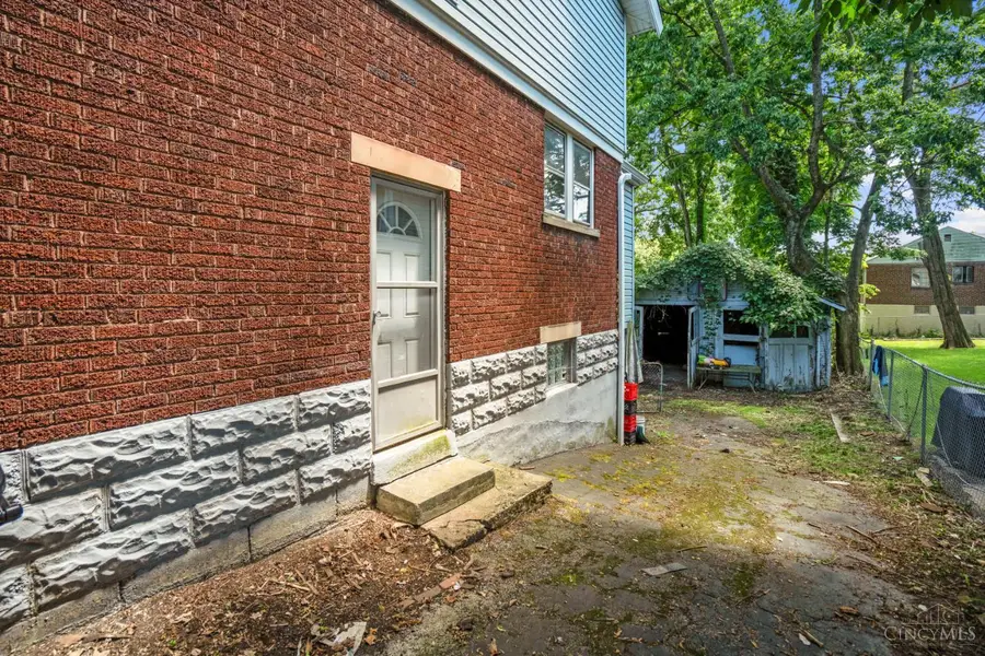 6207 Roe Street, Cincinnati, OH 45227 - #3