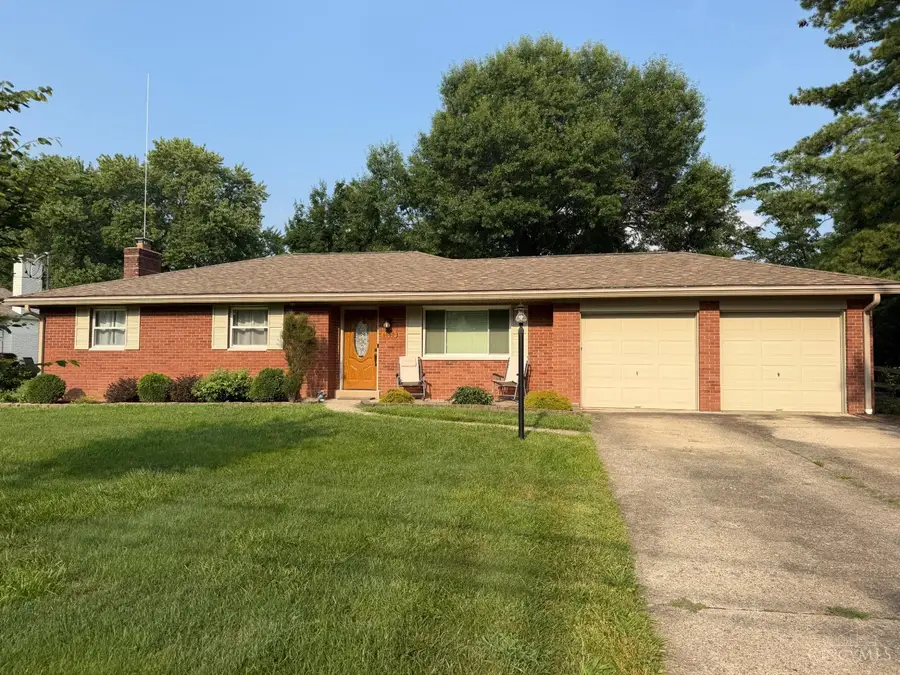 6080 Peachview Dr, Green, OH 45247 - #2