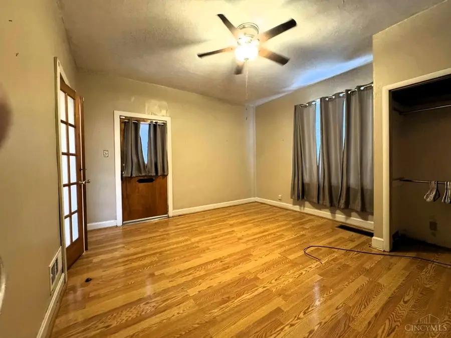 112 E 72nd Street, Cincinnati, OH 45216 - #3