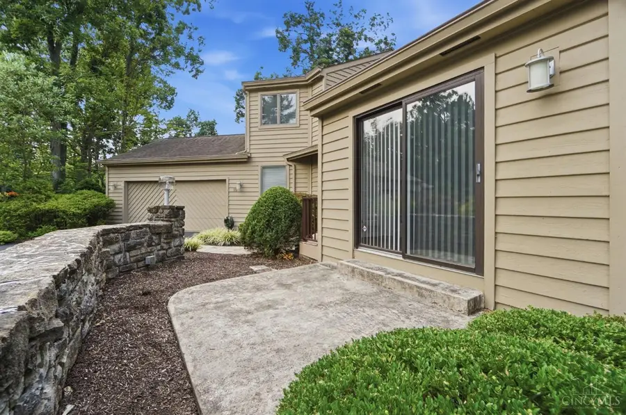 15 Falling Brook Lane, Blue Ash, OH 45241 - #3