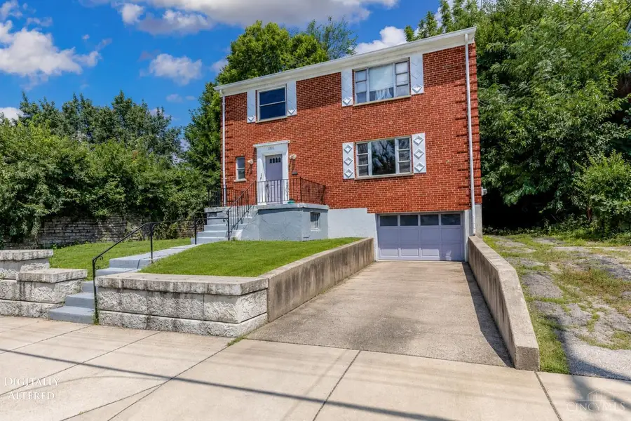 3422 Bassett Road, Cincinnati, OH 45205 - #2