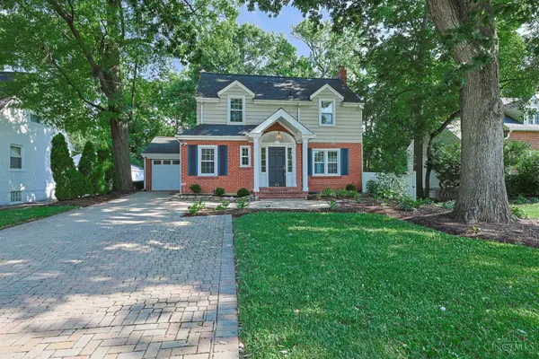 34 Forest Avenue, Wyoming, OH 45215