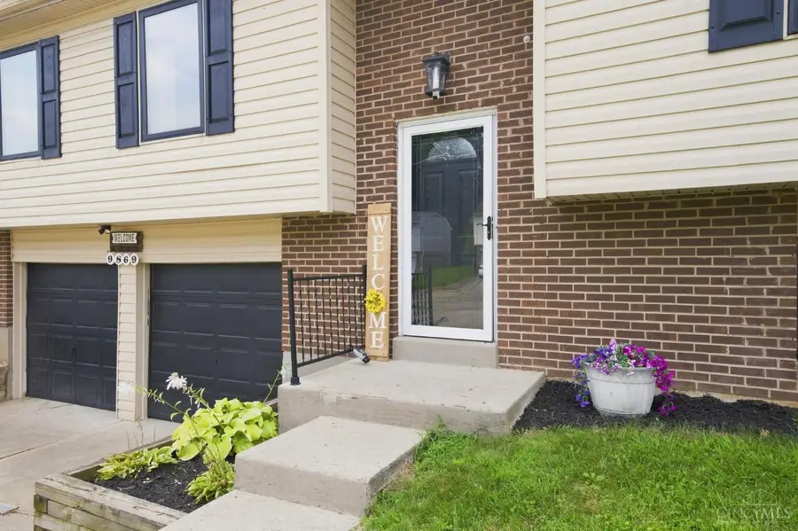 9869 Greenriver Drive, Northbrook, OH 45231 - #2
