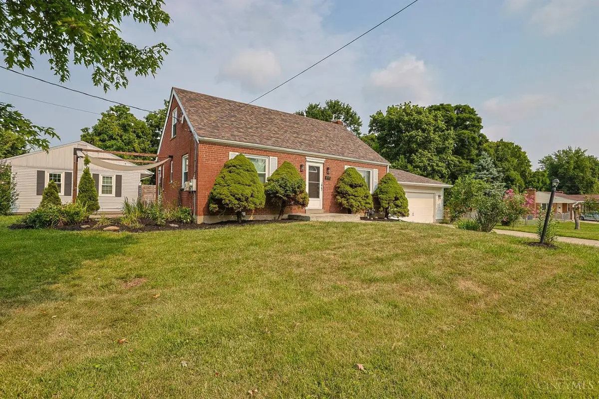 556 Grandin Avenue, Springdale, OH 45246 - #1