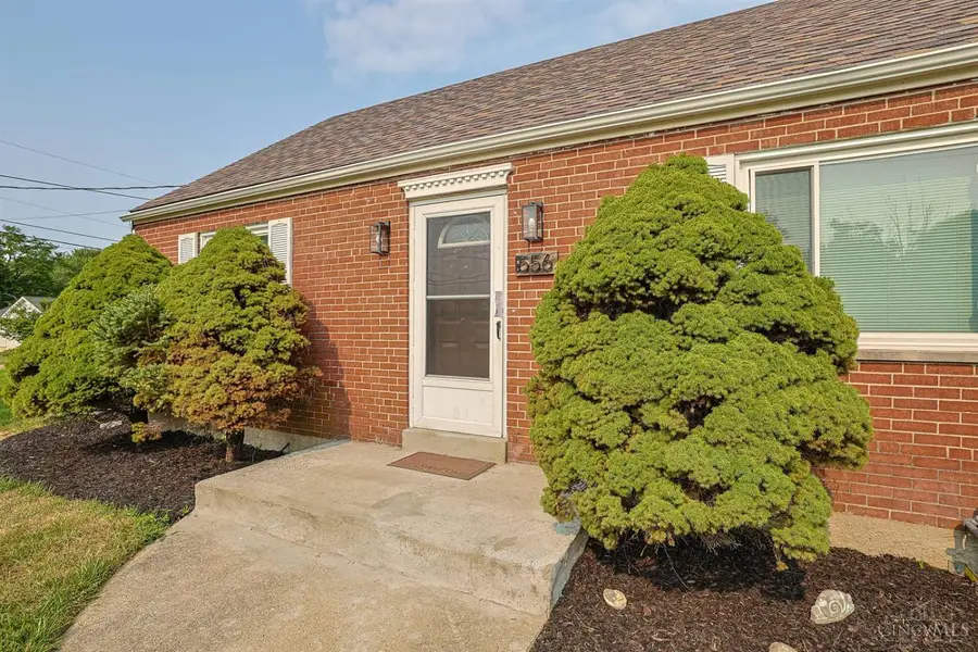 556 Grandin Avenue, Springdale, OH 45246 - #3
