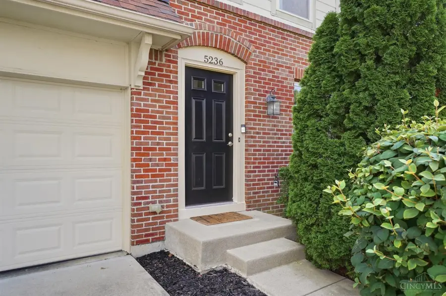 5236 Crested Owl Court, Warren, OH 45152 - #2