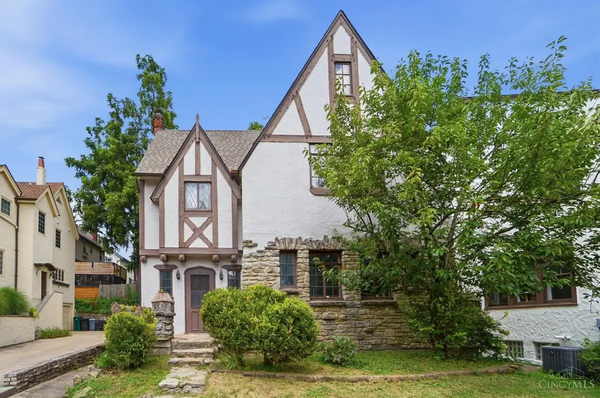 2956 Linwood Avenue, Cincinnati, OH 45208 - #1