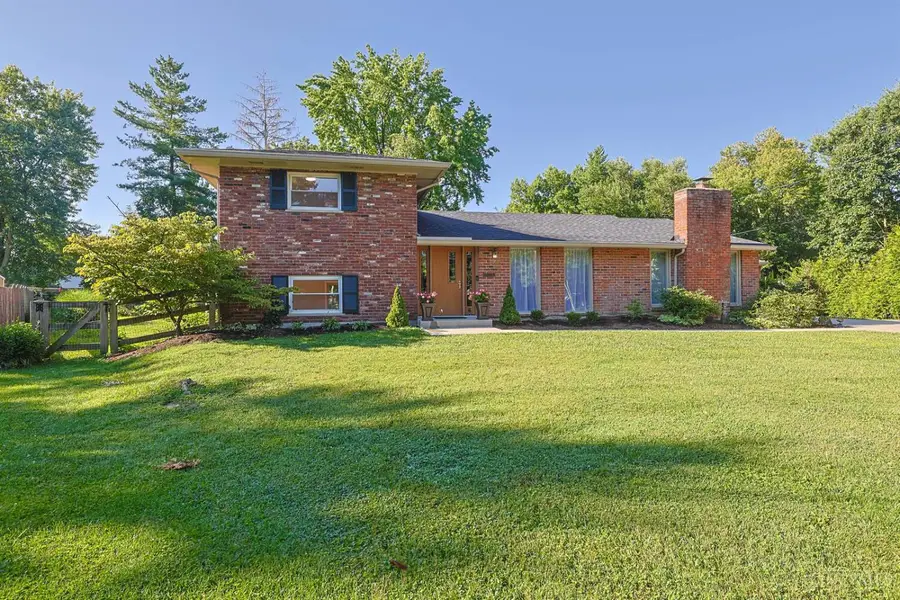 8608 Zenith Court, Finneytown, OH 45231 - #2