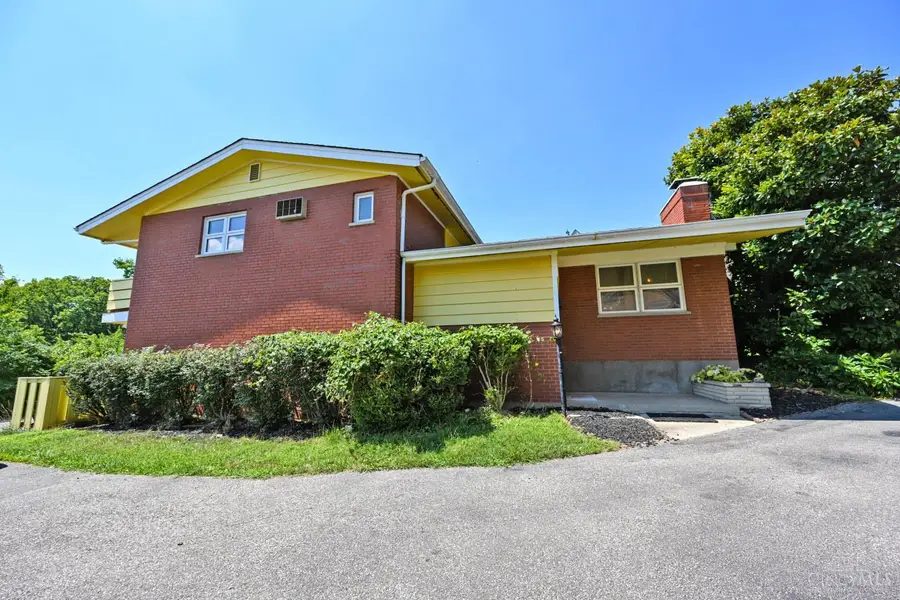 2883 West Tower. Avenue, Cincinnati, OH 45238 - #2