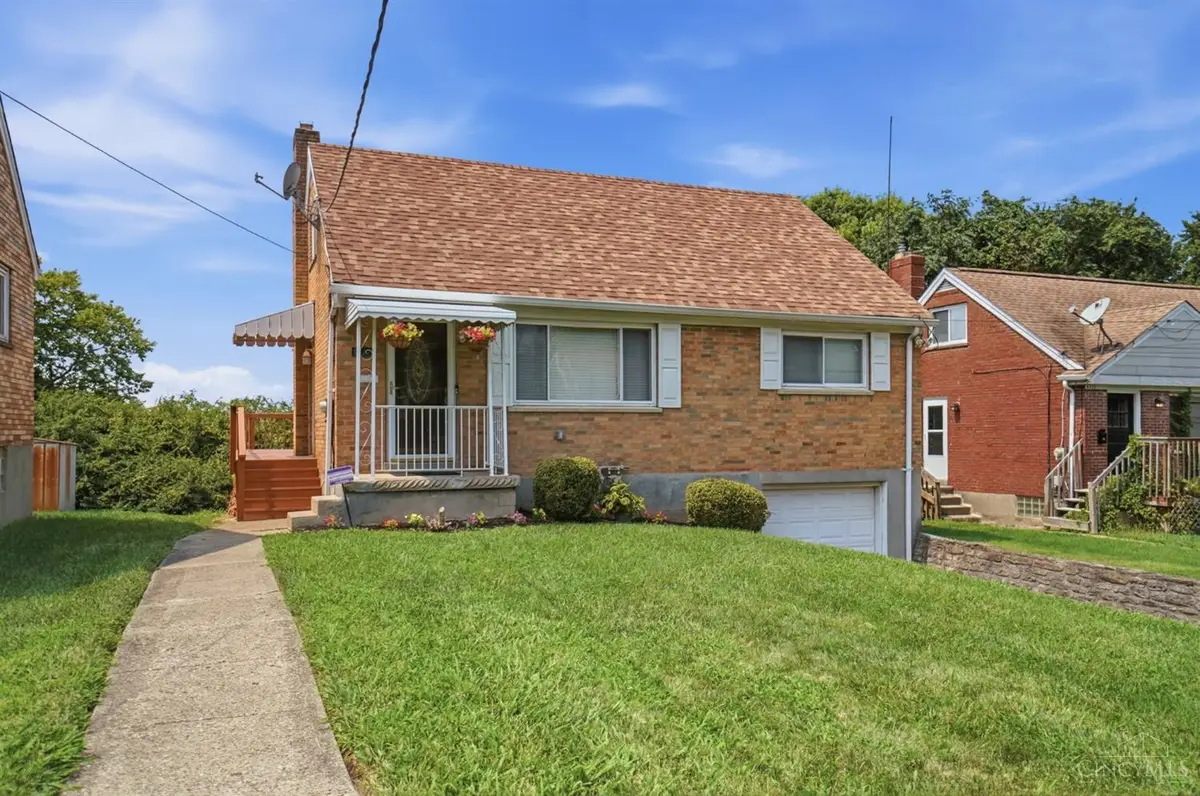 6327 Stover Avenue, Golf Manor, OH 45237 - #1