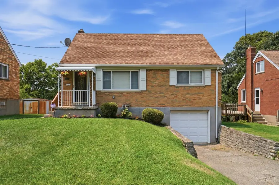 6327 Stover Avenue, Golf Manor, OH 45237 - #2