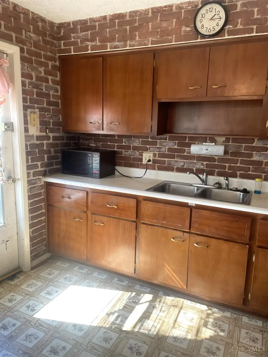 3005 Aquadale Lane, Cincinnati, OH 45211 - #3