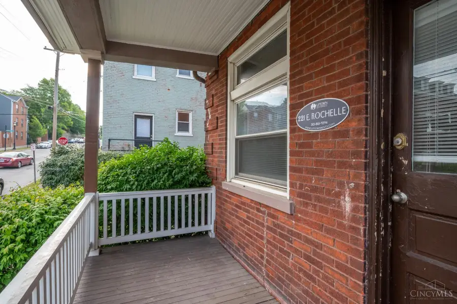 221 E Rochelle Street, Cincinnati, OH 45219 - #2
