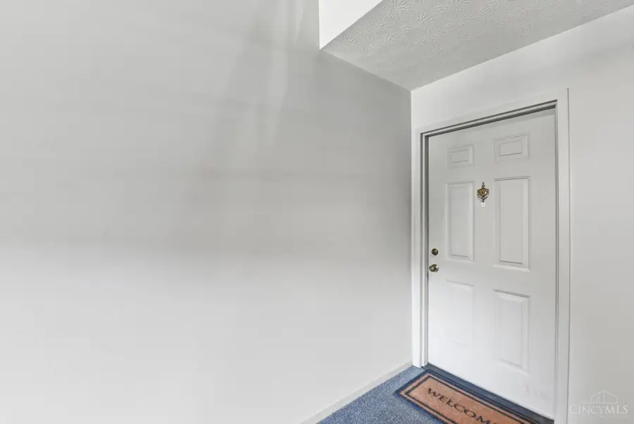 6288 Eagles Lake Dr, Cincinnati, OH 45248 - #2