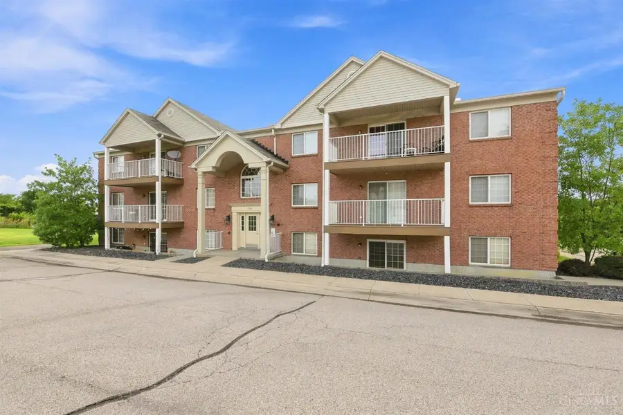 3383 Emerald Lakes Drive #2D, Monfort Heights, OH 45211 - #2