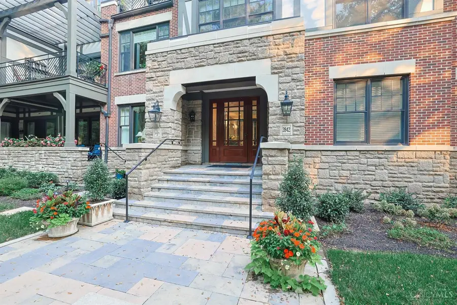 3942 Miami Road #203, Mariemont, OH 45227 - #3