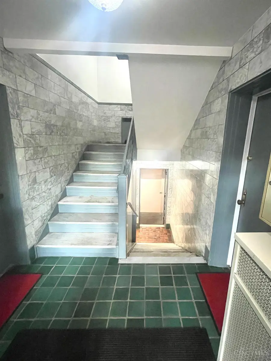 2210 Victory Parkway #2A, Cincinnati, OH 45206 - #3