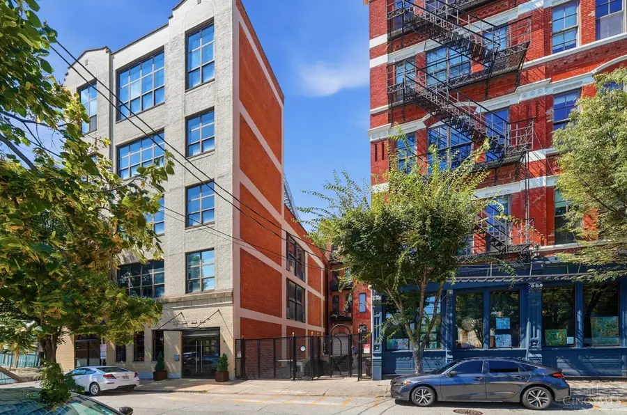 214 E Fourteenth Street #3B, Cincinnati, OH 45202 - #2