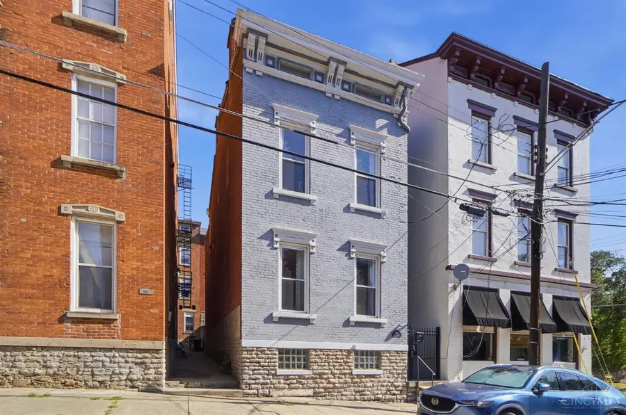 558 Milton Street, Cincinnati, OH 45202 - #2