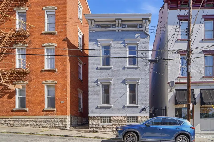 558 Milton Street, Cincinnati, OH 45202 - #3