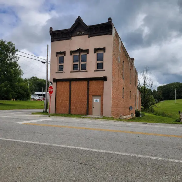 104 Main Street, Sinking Spring, OH 45172