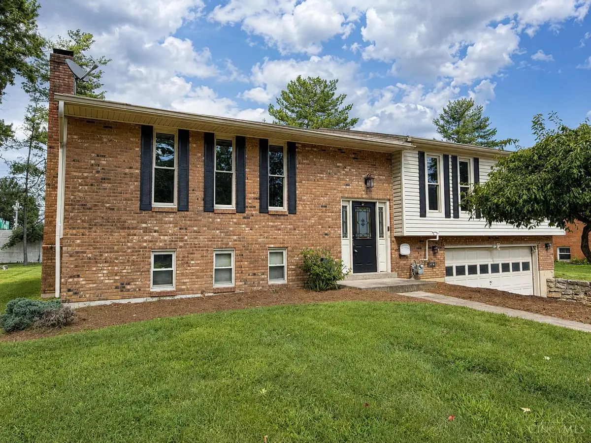 8354 Shadowpoint Court, Montgomery, OH 45242 - #1