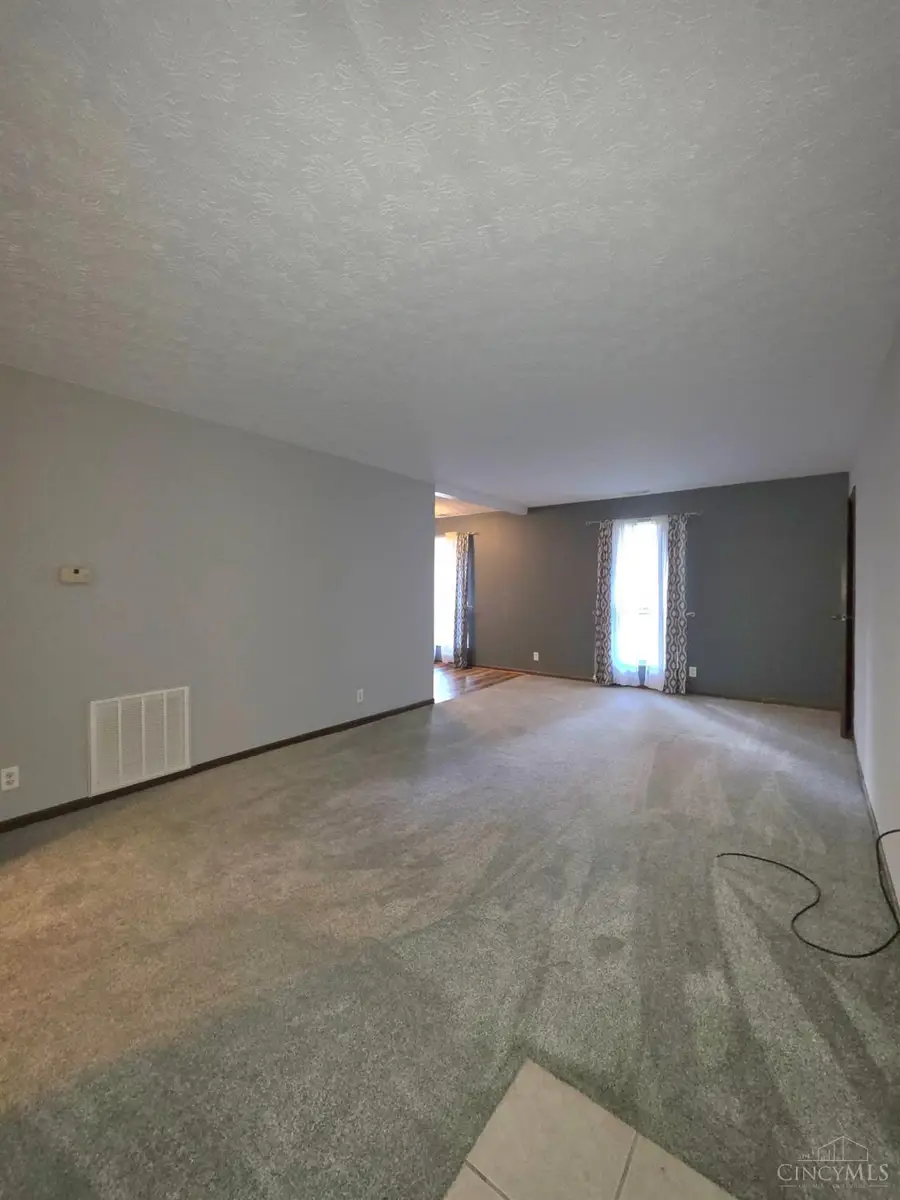 2050 Sunset Drive, Hamilton, OH 45013 - #3