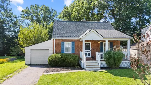 54 Gambier Circle, Greenhills, OH 45218