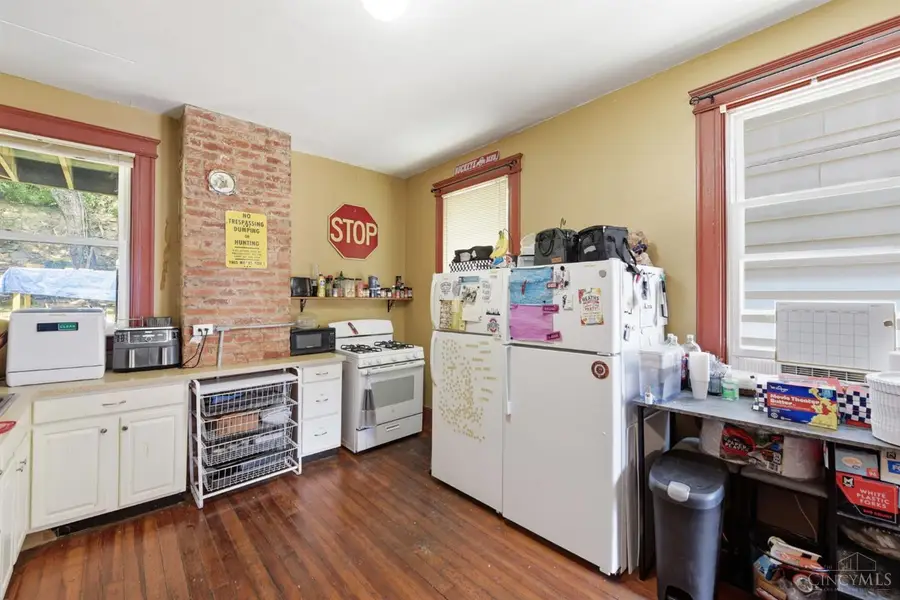 404 Ada Street, Cincinnati, OH 45219 - #3