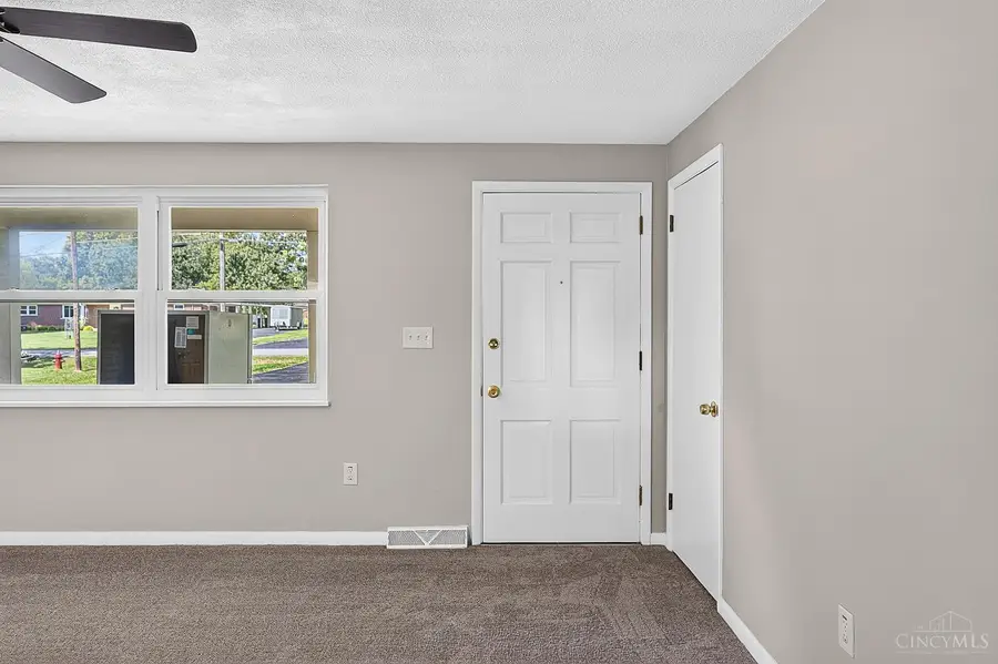 5564 Garrett Drive, Day Heights, OH 45150 - #2