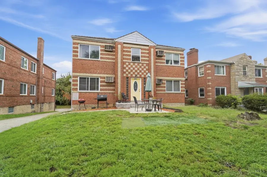 7131 Eastlawn Drive, Cincinnati, OH 45237 - #2