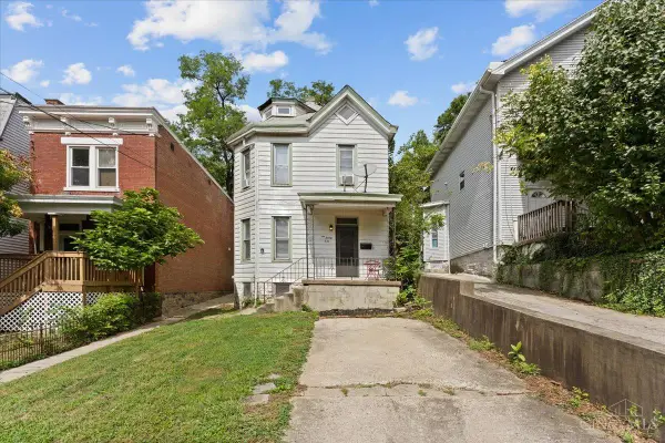620 Riddle Road, Cincinnati, OH 45220