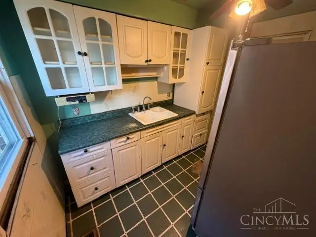5204 Lillian Drive, Cincinnati, OH 45237 - #3