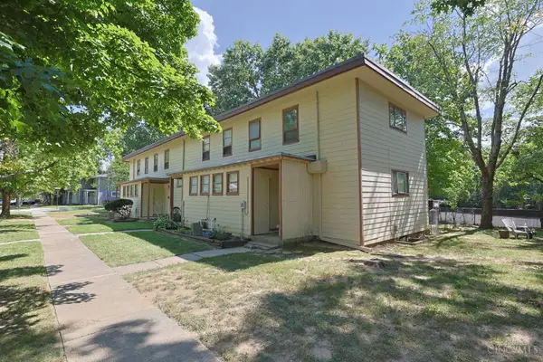 25 Farragut Road, Greenhills, OH 45218