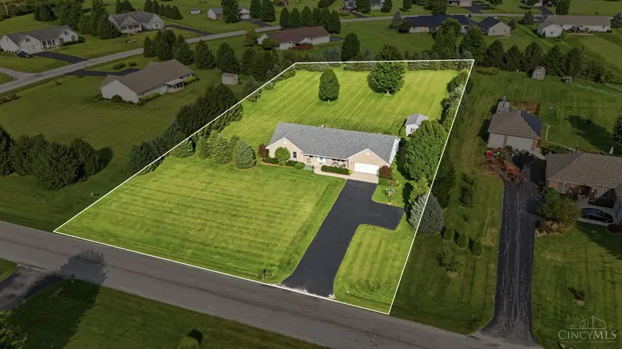 135 Country Manor Drive, Wilmington, OH 45177 - #2