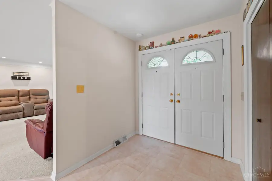 6166 Ramblingridge Drive, Green, OH 45247 - #2