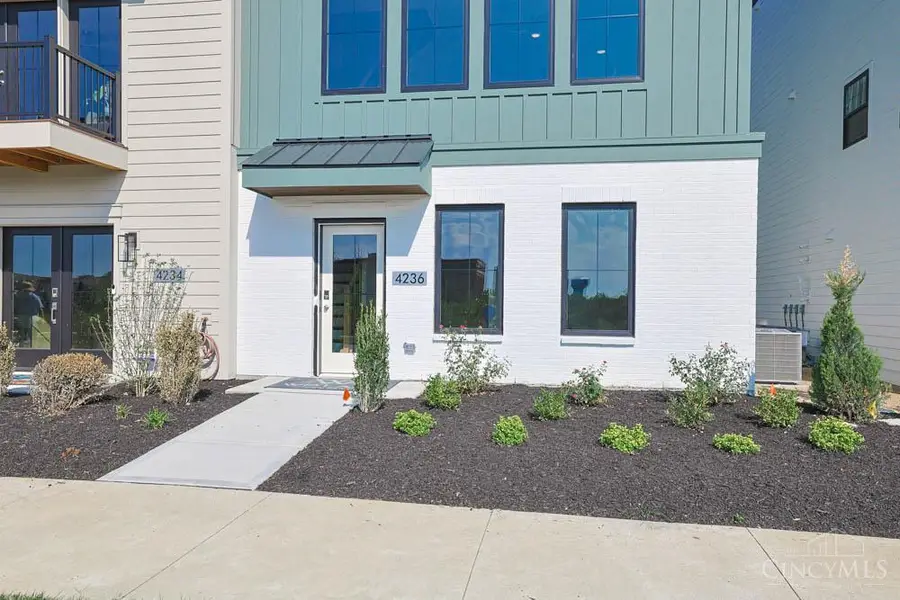 4236 Parkview Drive, Blue Ash, OH 45242 - #2