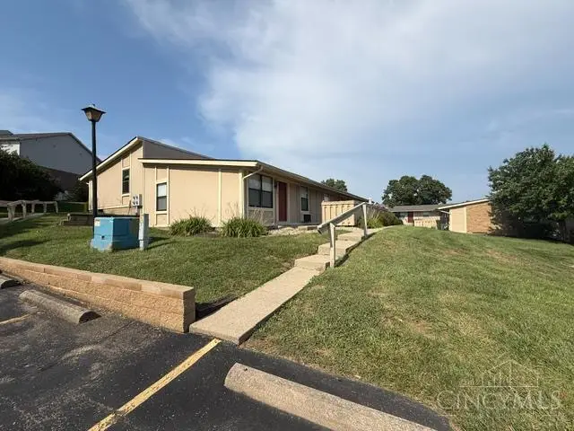 5064 Queenswood Court, West Chester, OH 45011 - #2