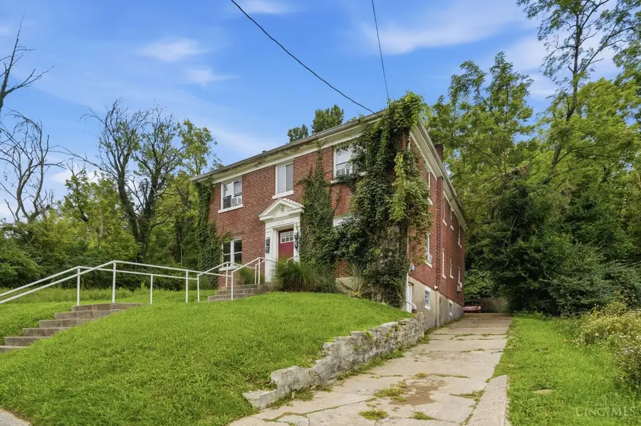 3065 Bracken Woods Lane, Cincinnati, OH 45211 - #3